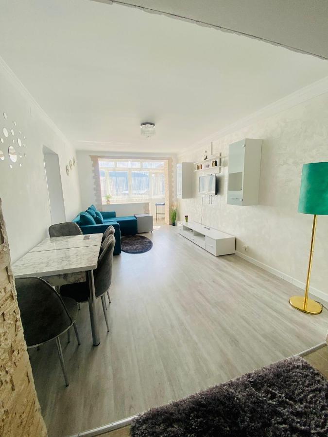Apartament Tiron In Centru Orasului Ґурагумора Екстер'єр фото