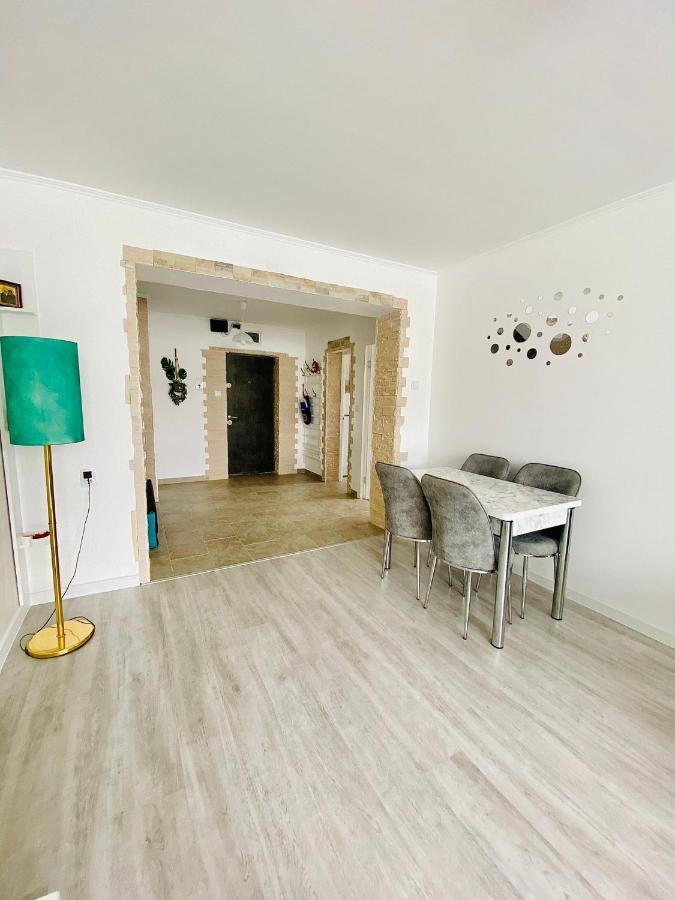 Apartament Tiron In Centru Orasului Ґурагумора Екстер'єр фото